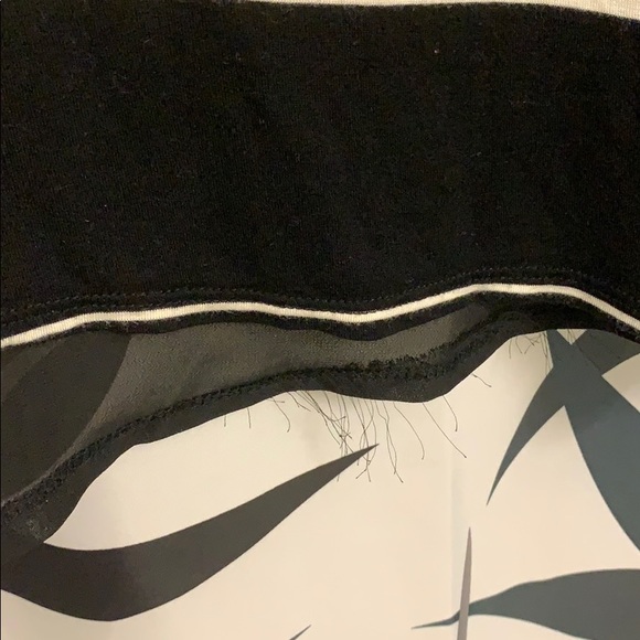 3/4 sheer back top - Picture 4 of 7